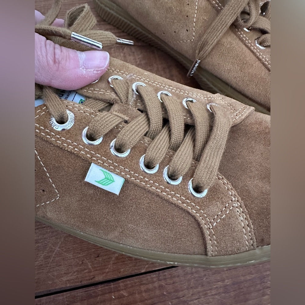 Unisex brown suede Cariuma Skate board Sneakers - Picture 4 of 9
